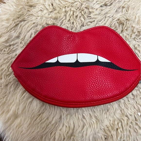 NYX PROFESSIONAL MAKEUP Bag. LIPS! Red Pebbled Plastic with Zipper. 5X9” - Picture 1 of 4